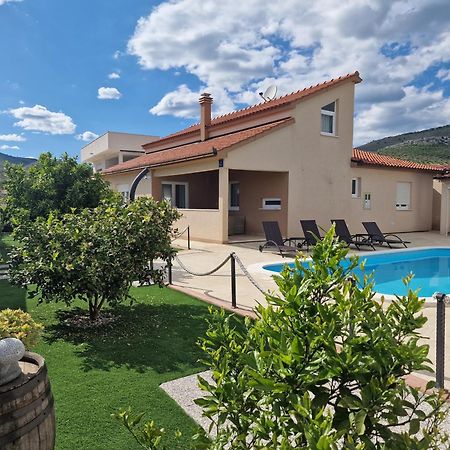 Beautiful Holiday Home "Villa Luka" Kastel Stafilic Ngoại thất bức ảnh