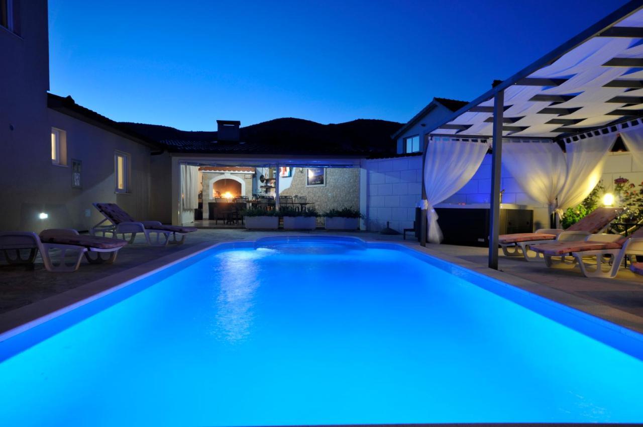 Beautiful Holiday Home "Villa Luka" Kastel Stafilic Ngoại thất bức ảnh