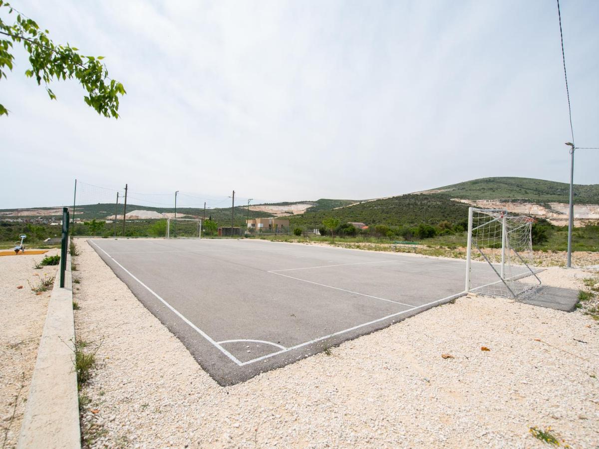 Beautiful Holiday Home "Villa Luka" Kastel Stafilic Ngoại thất bức ảnh