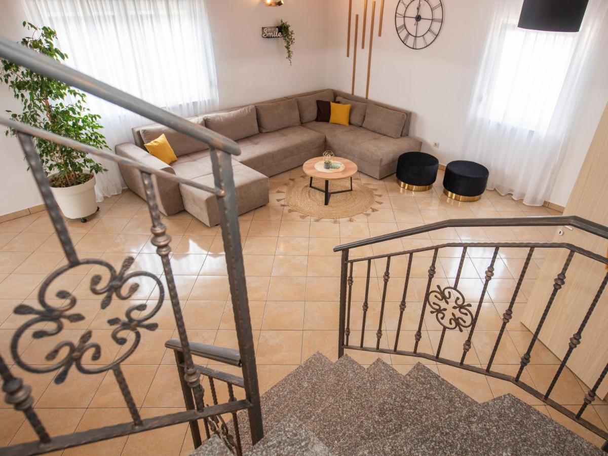 Beautiful Holiday Home "Villa Luka" Kastel Stafilic Ngoại thất bức ảnh